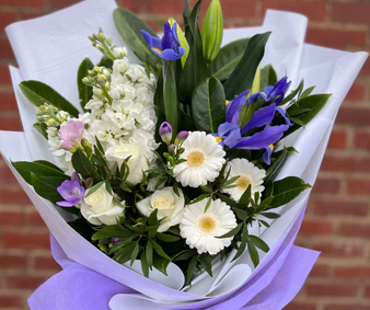 The Art of Gifting: Why Flowers Make the Perfect Present?