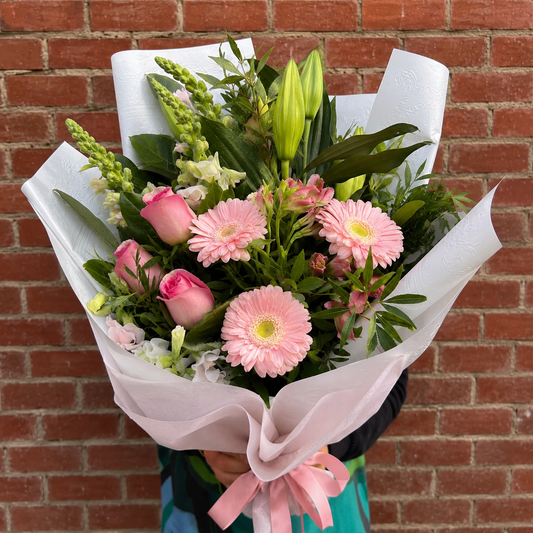 Whitehorse Blooms(Florist Choice Pastel Bouquet)